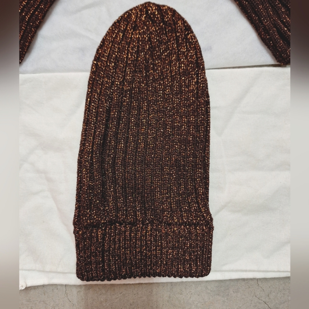 PRADA | Gold Metallic Knit Beanie - Picture 2 of 5